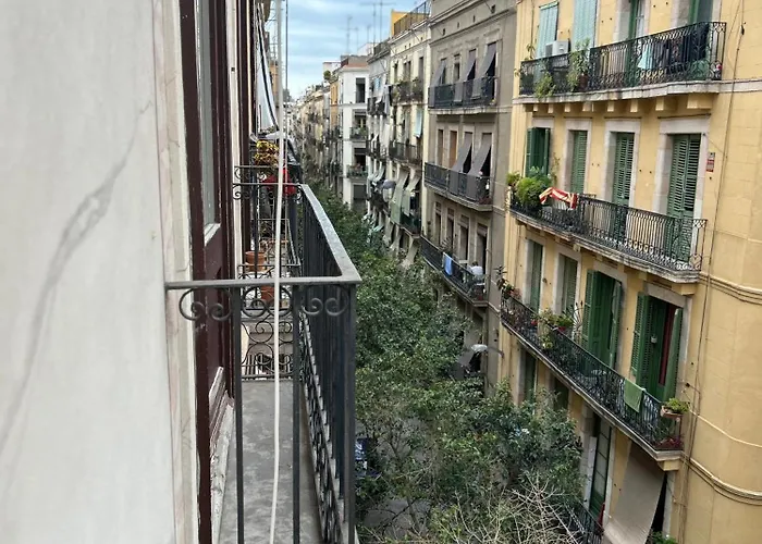 Central And Basic Universitat For Young HostelAlbergo